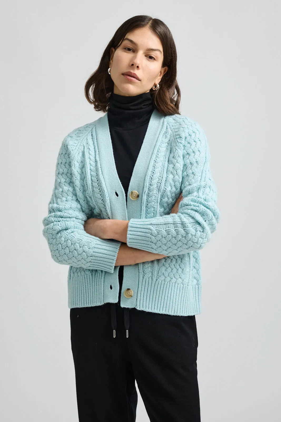 CABLE CARDIGAN