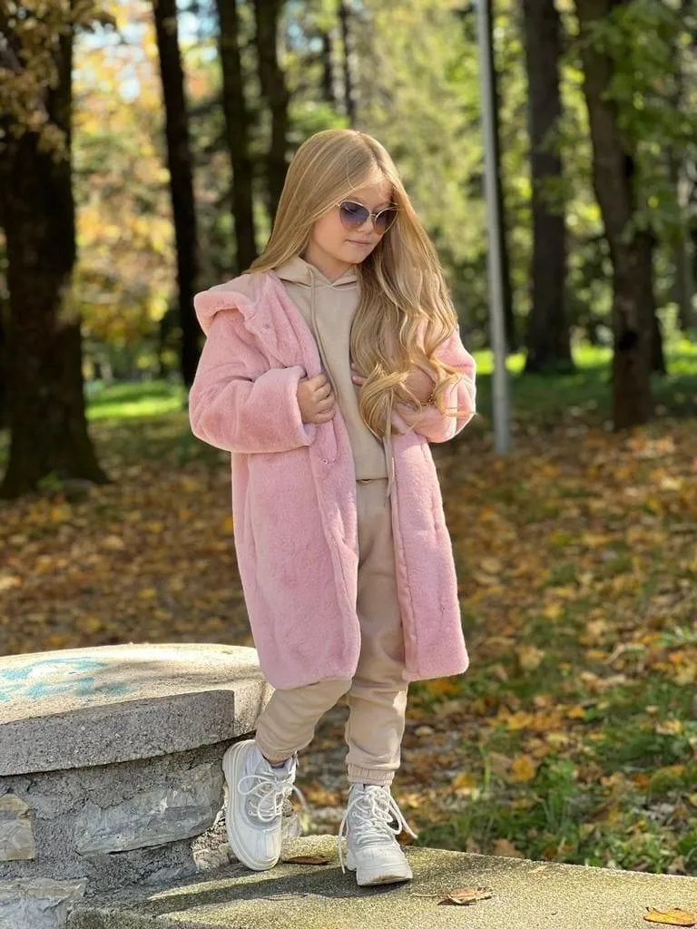 CLEARANCE DEAL - Mariposa Children's Boutique AW22 - Girls Camel Tracksuit with Pink Faux Fur Coat