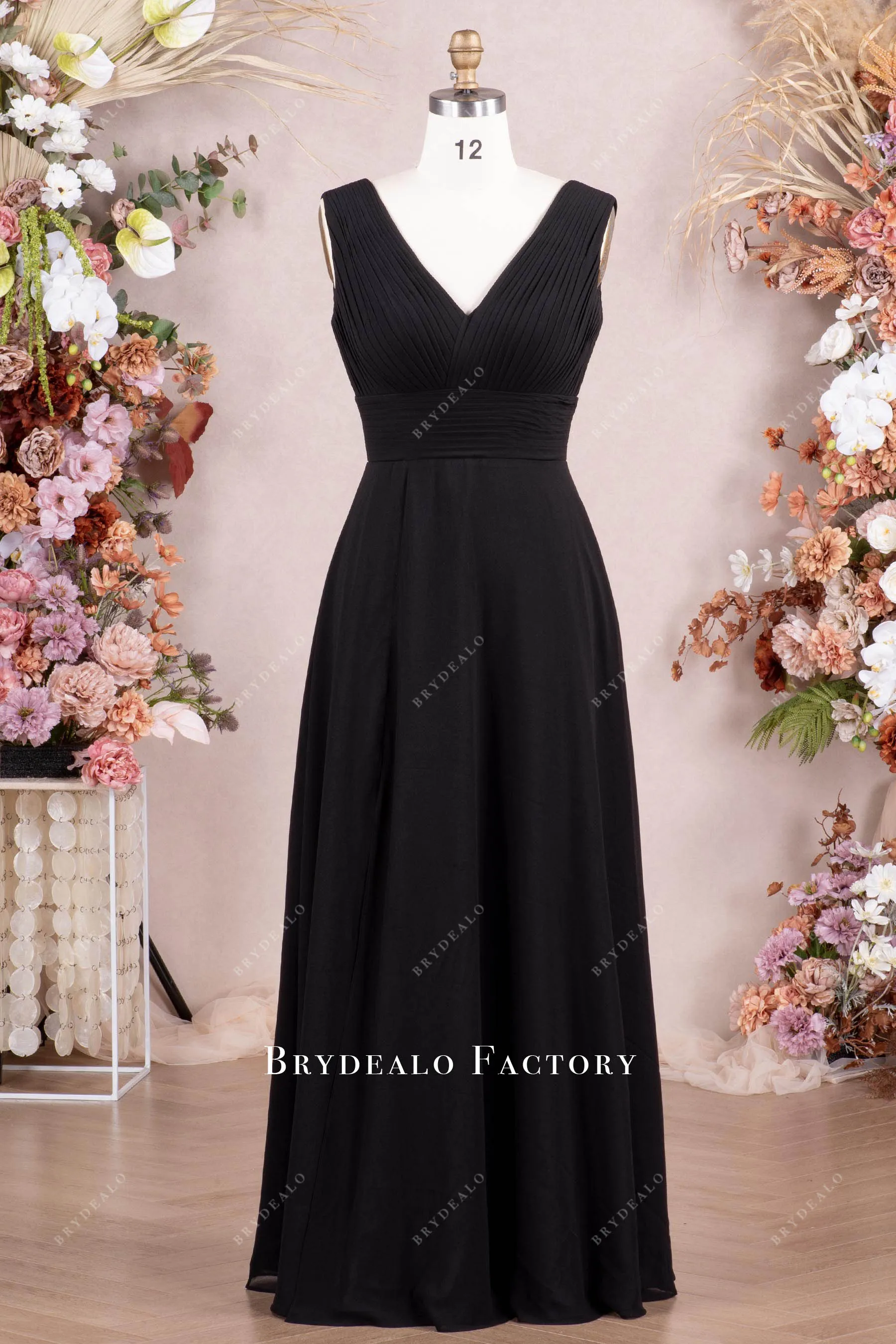 Elegant Black Pleated Chiffon Sleeveless Bridesmaid Dress