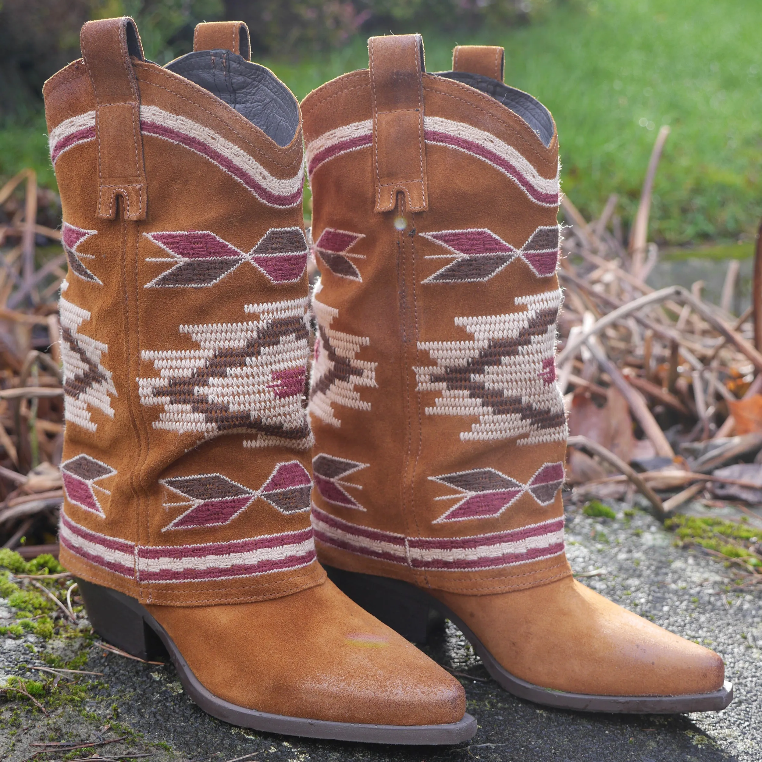 IZEL - Tan Brown Aztec Boot