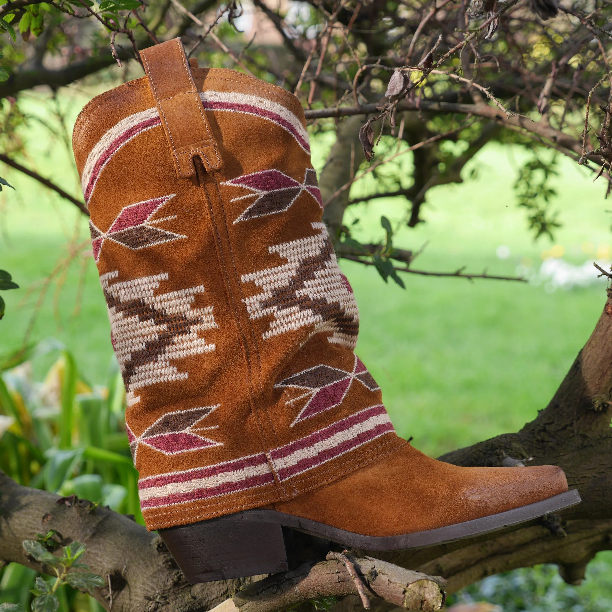 IZEL - Tan Brown Aztec Boot