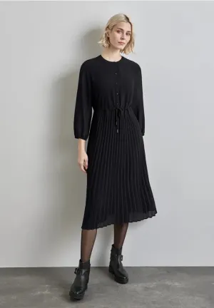 Street One Black Chiffon Midi dress with pleated skirt